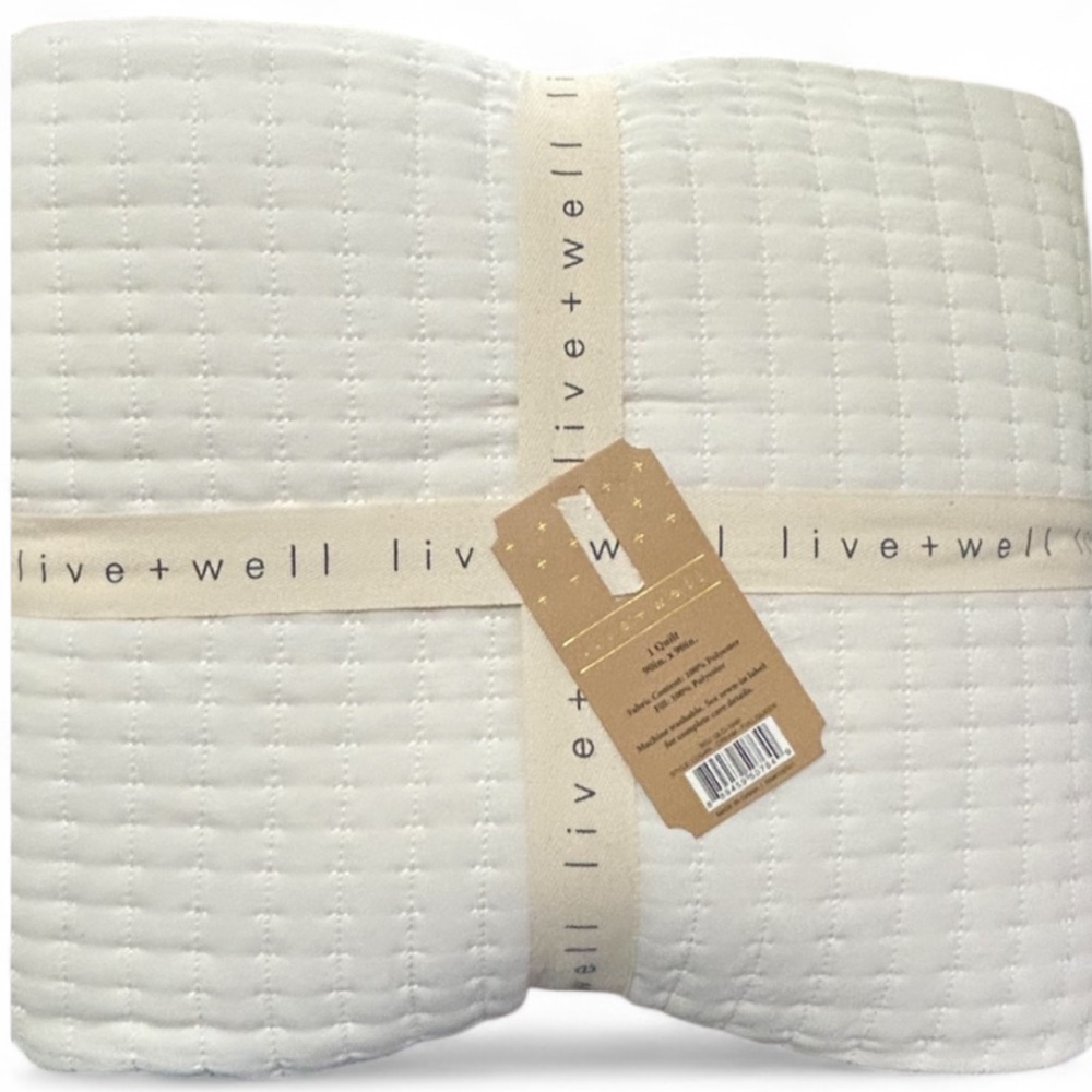 Live Well Cream Full/Queen Quilt 90”x90” NEW with Tags 100% Polyester - Picture 2 of 2